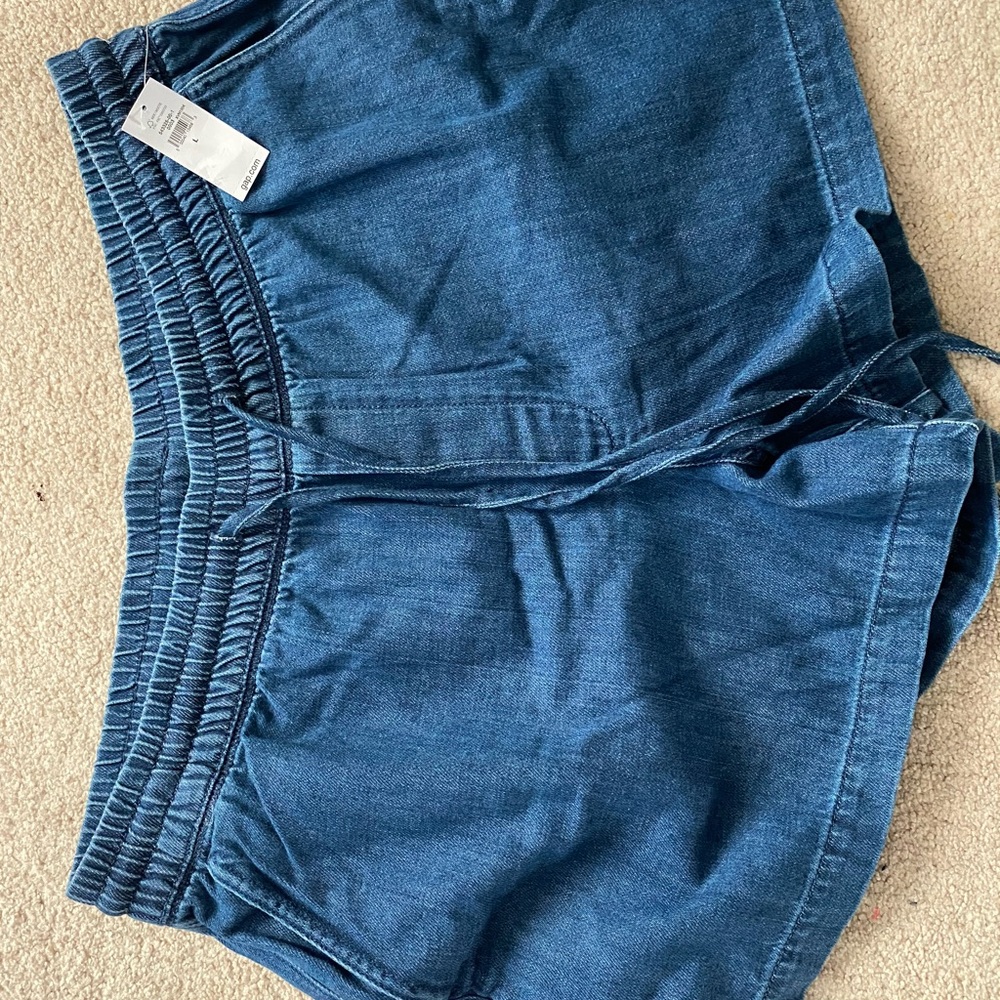 GAP denim shorts NWT